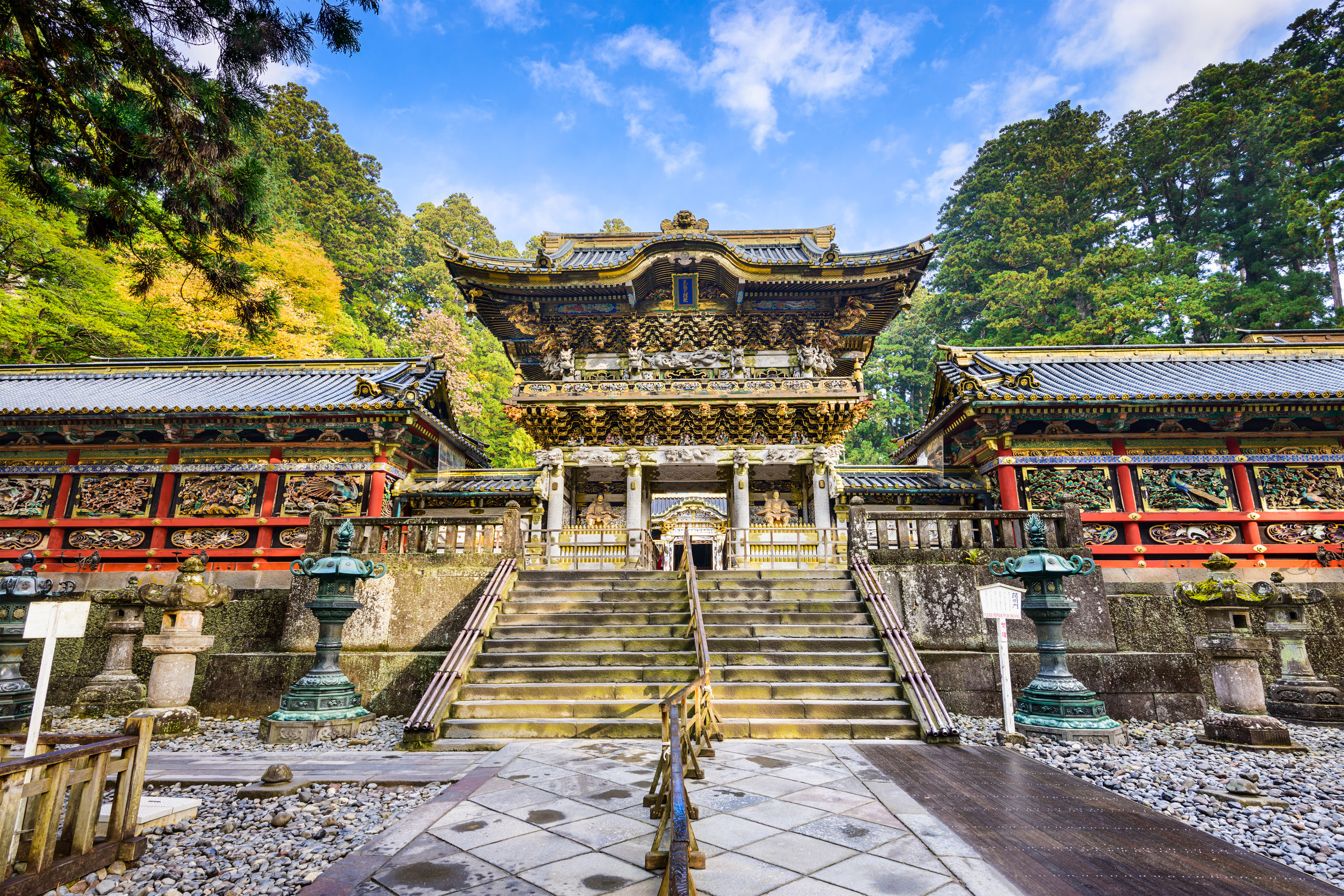 Le sanctuaire Toshogu au milieu de la nature à Nikko