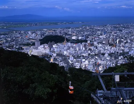 Vue sur Tokushima depuis le sommet du Mont Bizan.