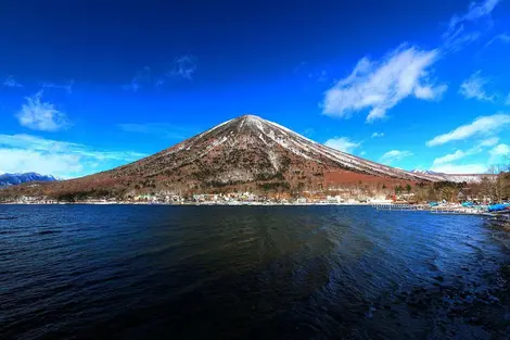 Le mont Nantai et le lac Chuzenji