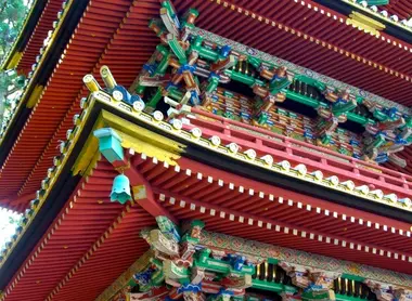  Installé dans le parc d’Ueno depuis 1627, le sancutaire Tosho-gu est spécifiquement dédié au shôgun Ieyasu Tokugawa (1543-1616). 