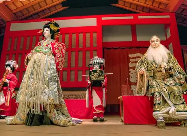 To dive into the past time, the Edo-Tokyo Museum offers a representation of kakuki theater.