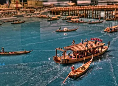 The many models of the Edo-Tokyo Museum depict the life of past ages.