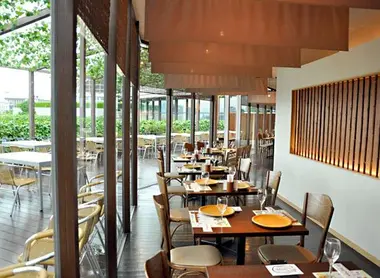 La agradable terraza del restaurante No No Budou