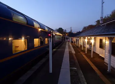 train-bleu-akebono