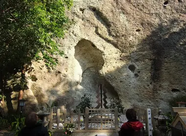 sepulture-izanami-hananoiwaya-jinja