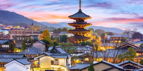 Yasaka Pagoda at night, in Gion, Kyoto old town